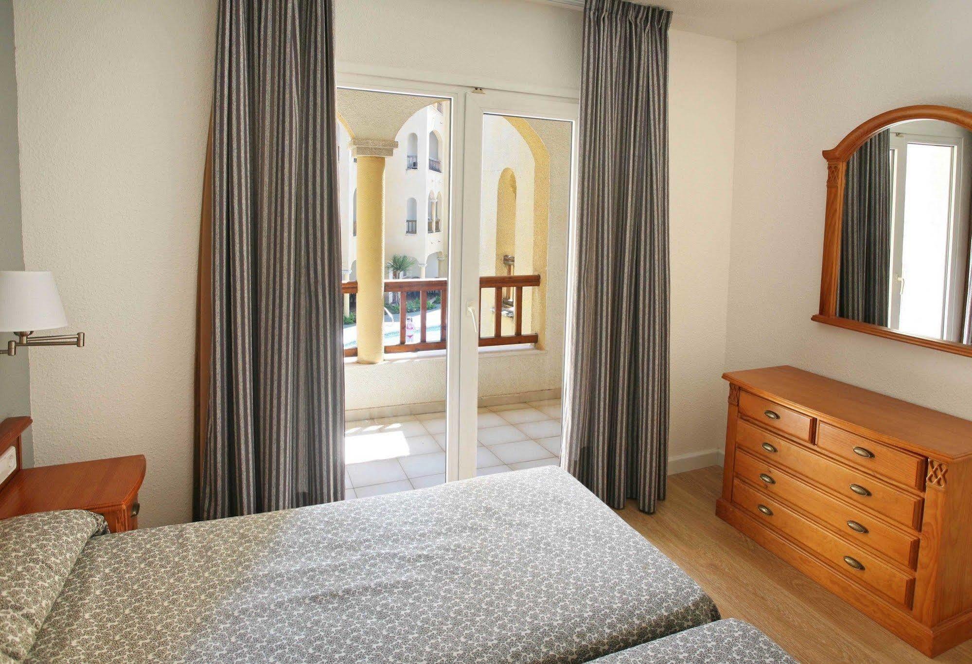 Apartamentos Turisticos Jardines Del Plaza Peñíscola Екстериор снимка