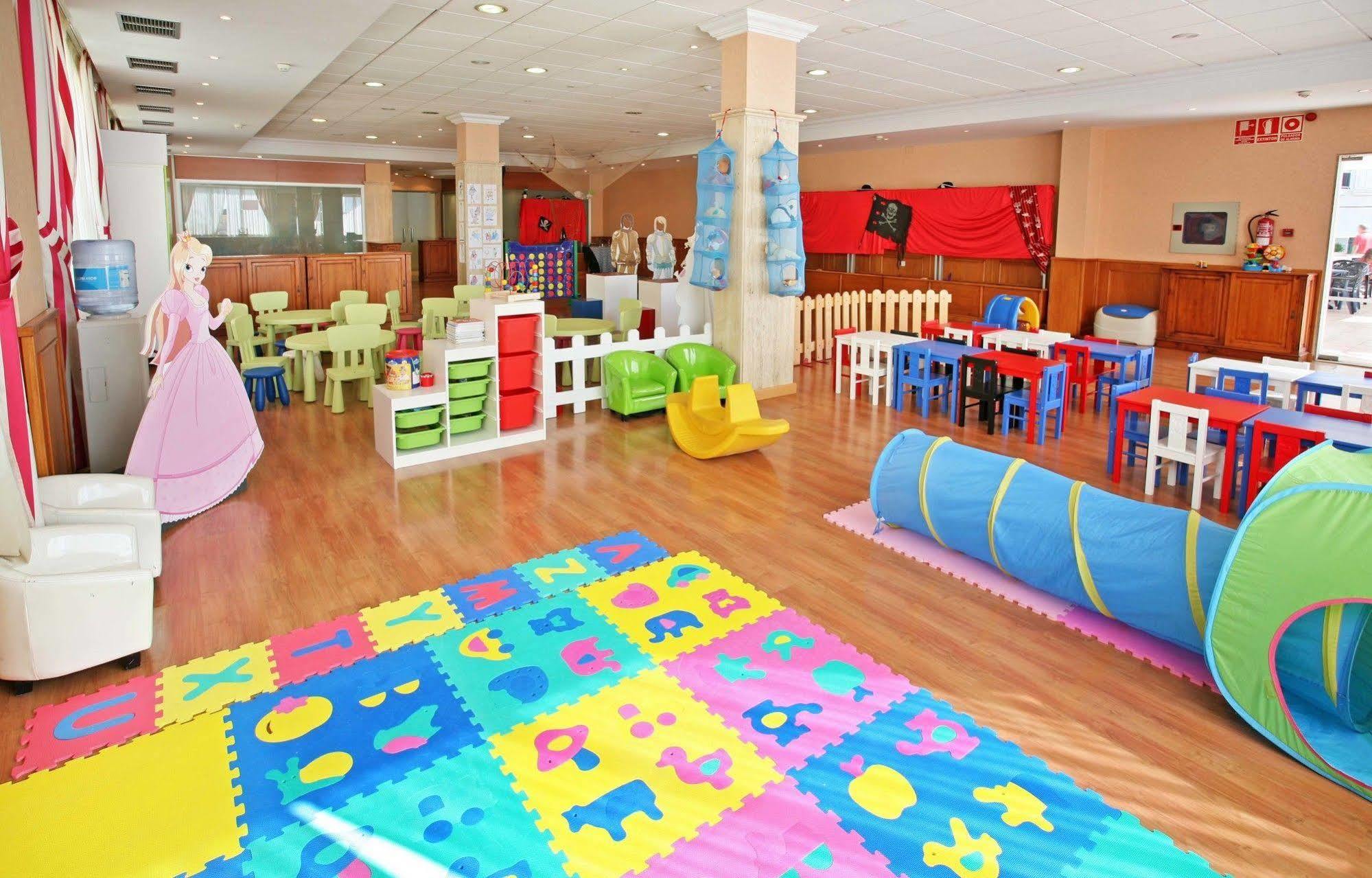 Apartamentos Turisticos Jardines Del Plaza Peñíscola Екстериор снимка