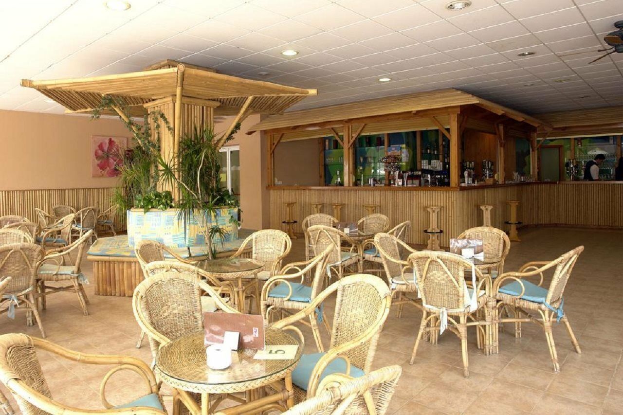 Apartamentos Turisticos Jardines Del Plaza Peñíscola Екстериор снимка